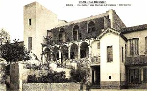 SP g- 009- St Pierre- Dames africaines- rue Beranger